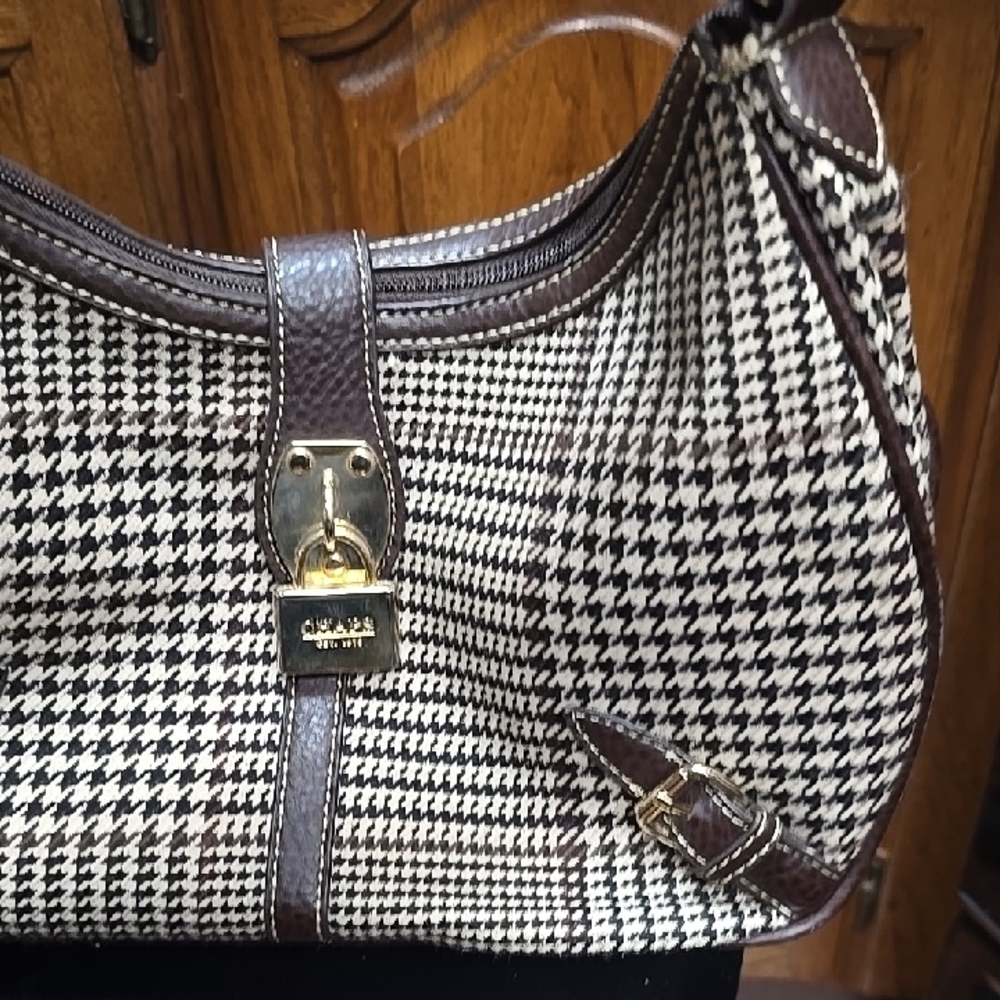 Chaps Black and White Houndstooth Shoulder Bag - Picture 5 of 14
